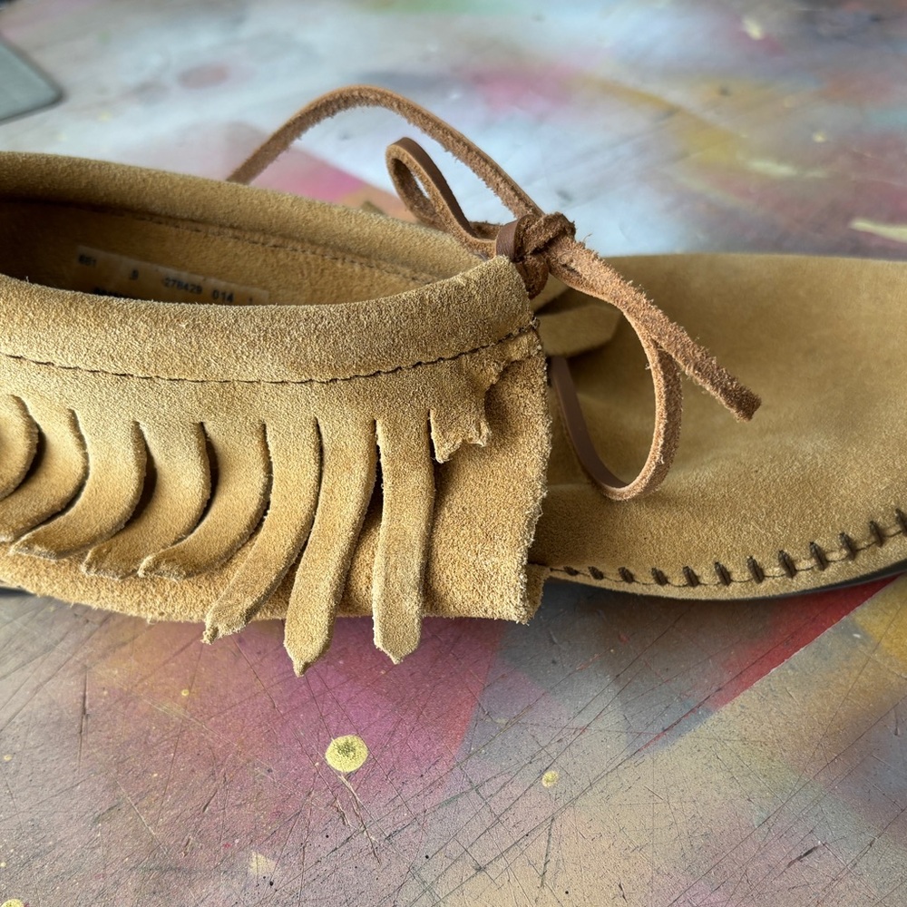 Minnetonka Women's Classic Fringe Hardsole Boot Tan Size 9 - Picture 4 of 4